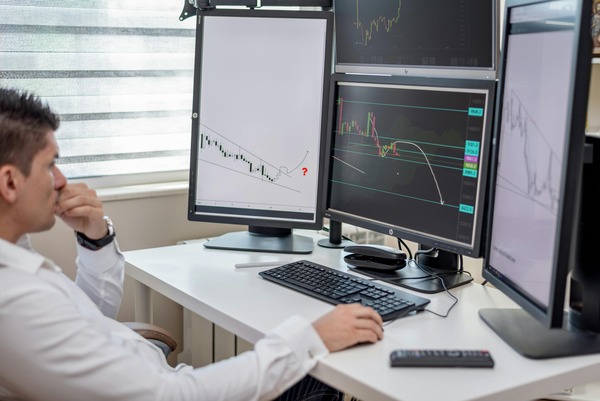 Trading chart used to review a TON exchange amount starting from $15